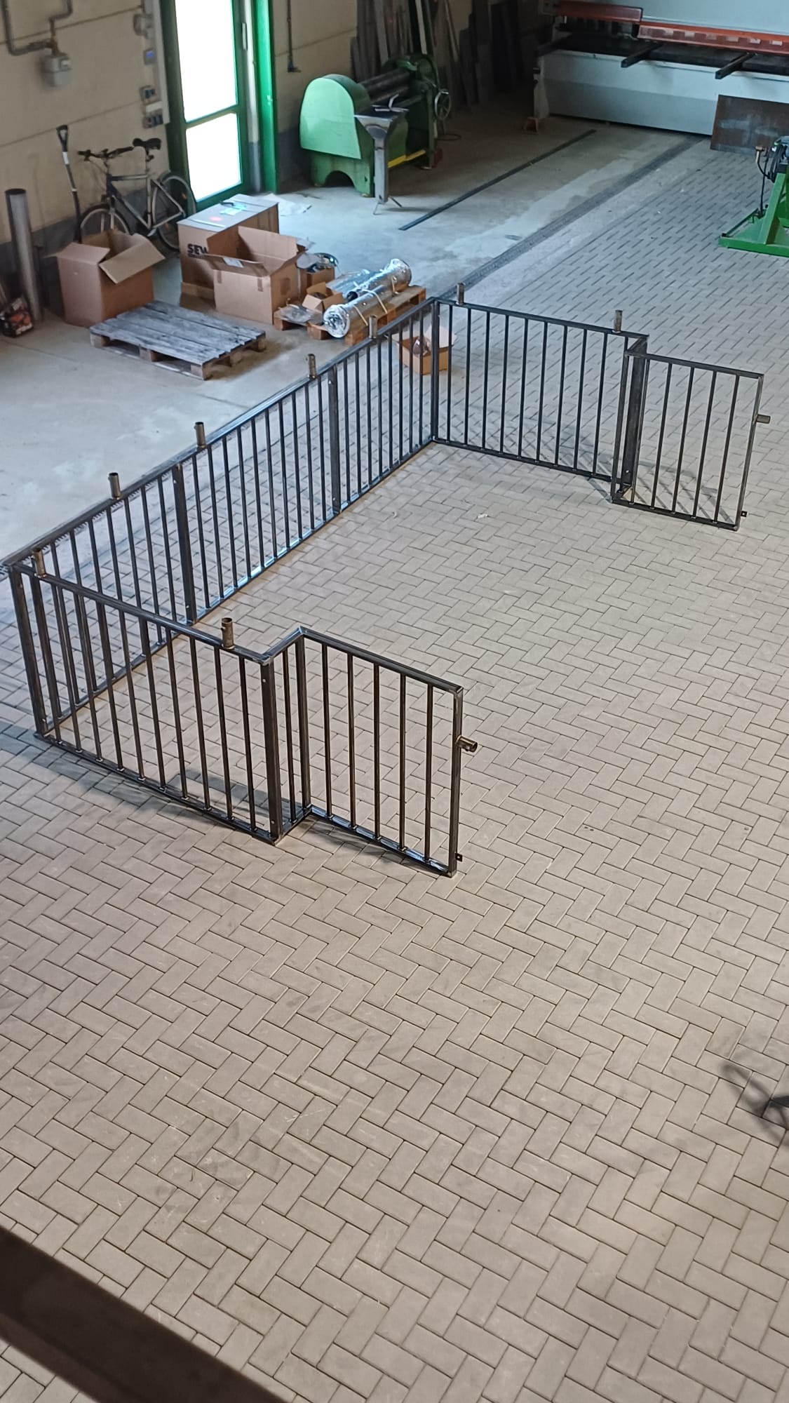 Stahl-Gitterabsperrung in der Werkstatt