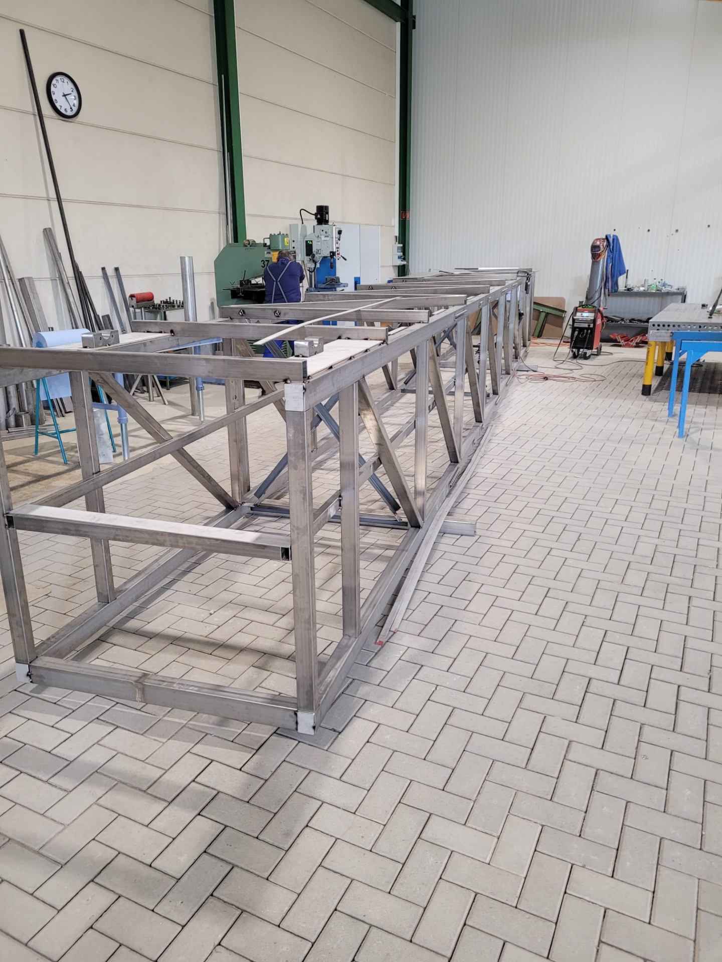 Räumerbrücke Edelstahl-Fachwerk in der Fertigung